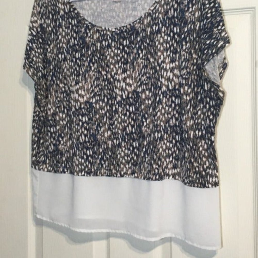 👀🦄 F21 Lavender Blouse - Picture 3 of 4